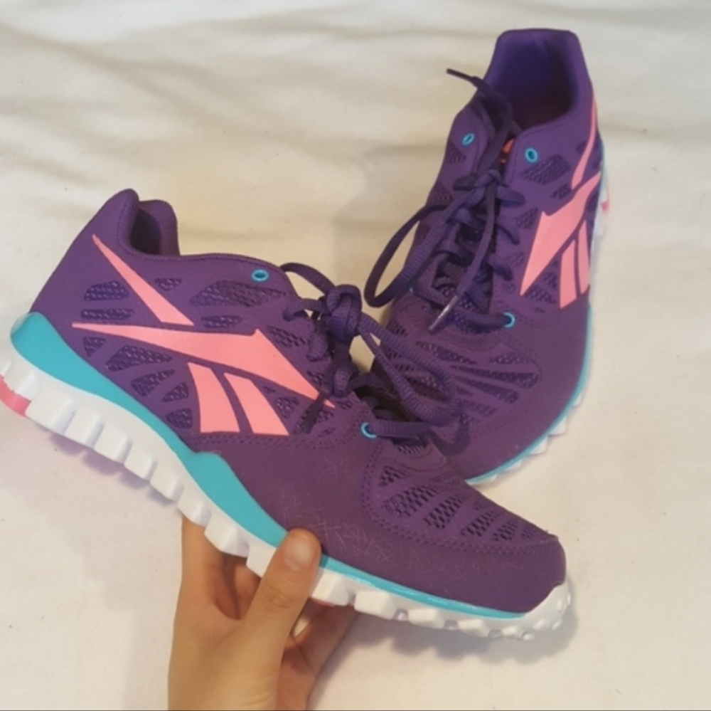 NWOT Reebok Womens Realflex Sneakers Sz 6